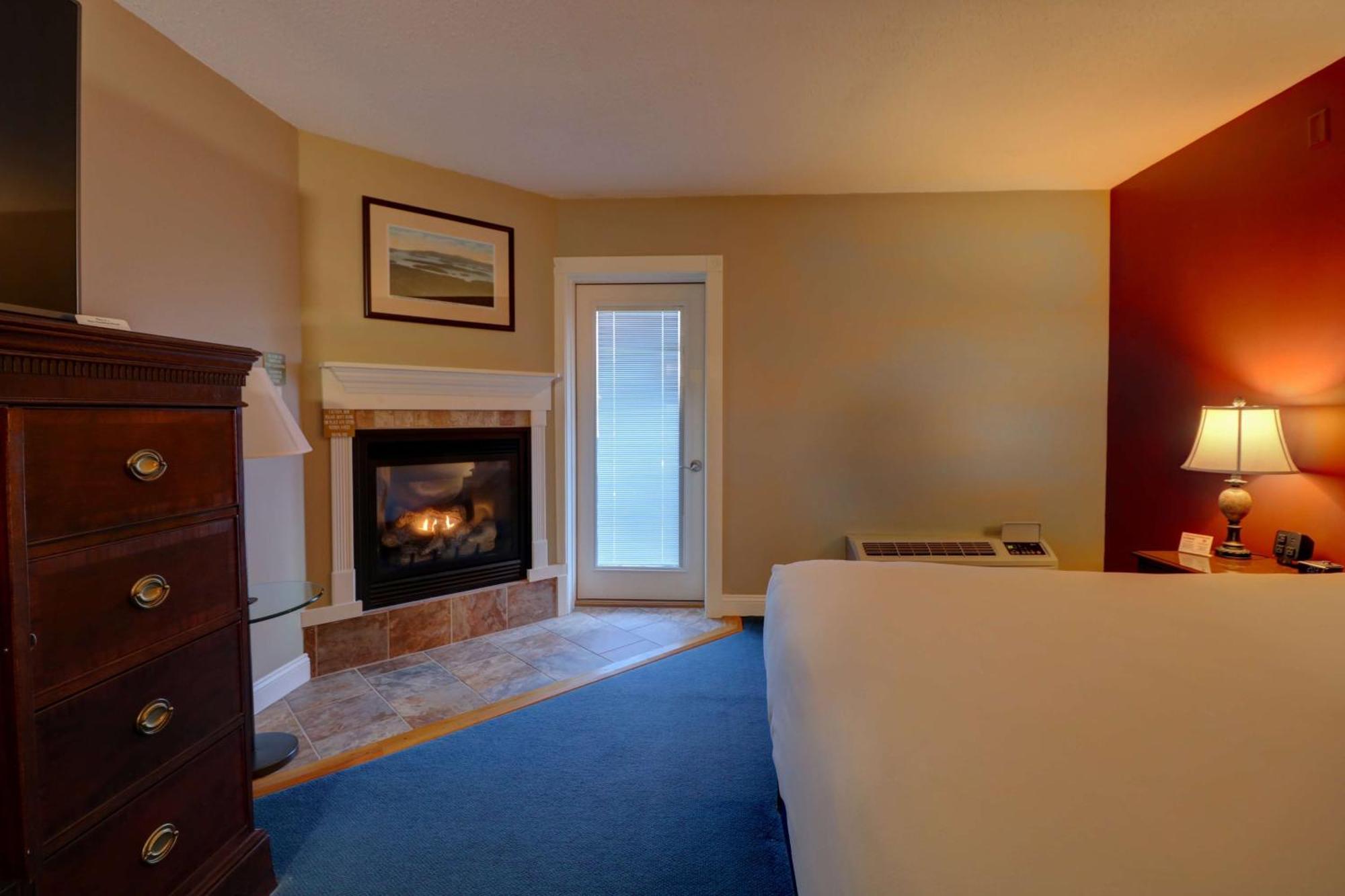 Fireside Inn & Suites גילפורד מראה חיצוני תמונה
